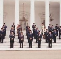 Terobosan Gres PDIP dan Tradisi Menteri AIDS