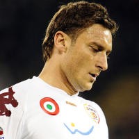 Cicinho Out, Totti?
