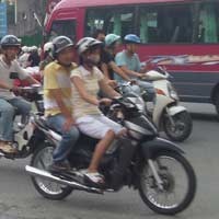 Di Darat Motor, di Udara Sarang Laba-laba