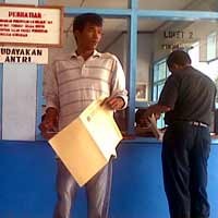 Diminta Gunakan Calo, Layanan Uji Kir Dikeluhkan Warga