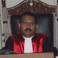 Teguh Hariyanto, Hakim Tipikor Pelanggan KRL & Kopaja 66