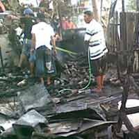 Ceroboh Saat Isi Bensin, Kios Rokok Dilalap Api