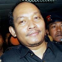 Minum Jahe dan Teh, Resep Urip Hangatkan Sidang