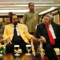 Pertanda Golkar Lempar Handuk