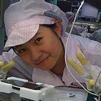 Pekerja Pabrik iPhone Jadi Primadona Internet