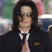 Michael Jackson Promosi Album dengan Game