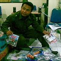 Ribuan Keping DVD Bajakan Diamankan dari ITC Mega Grosir