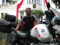 Penjelajah Dunia Asal Bandung Sudah Singgahi 66 Negara