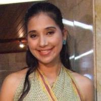 Ayu Azhari Melahirkan di Amerika?