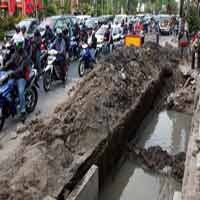 Galian di Kawasan Darmo Biang Kemacetan, Duh..!
