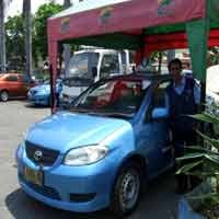 Imbas KA BBM Anjlok, Taksi & Becak Kebanjiran Penumpang