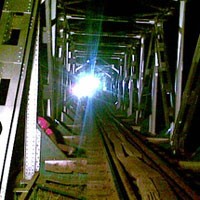 Hingga Malam Evakuasi KA Anjlok Terus Berlanjut