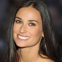 Demi Moore dan Insiden Payudara