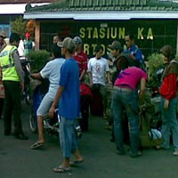 Ratusan Penumpang KA Terlantar di Stasiun Kertosono