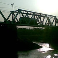 Evakuasi KA BBM Anjlok Hampir Rampung