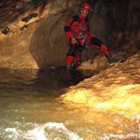 Goa Sungai Bawah Tanah Ditemukan