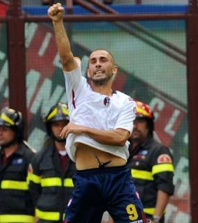 Dinho Debut, Milan Kalah