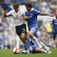 Chelsea Tertahan di Kandang