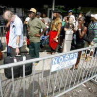 Gustav Mengancam, McCain Isyaratkan Penundaan Konvensi