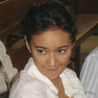 Ratu Felisha Sahur Sendirian di India