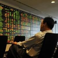 Negara Darurat, Baht dan Indeks Saham Thailand Anjlok