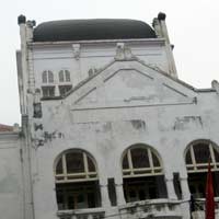 Buka Puasa di Masjid Cut Meutia