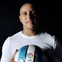 Kaki Emas Milik Roberto Carlos