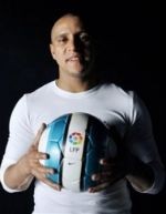 Kaki Emas Milik Roberto Carlos