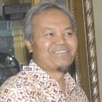 Telat Datang, Hidayat Nur Wahid Duduk di Barisan Belakang