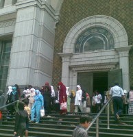 Mencari Rezeki di Masjid BI