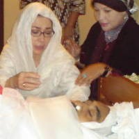 Widyawati: Hasil Rontgen Sophan Sophiaan Janggal