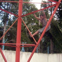 Budi Turuni Tower Setelah Dibujuk Sebatang Rokok