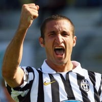 Chiellini Mulai Berlari, Menendang Belum