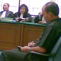 Buku Agenda Warna Hijau Teman Setia Urip Dengarkan Vonis