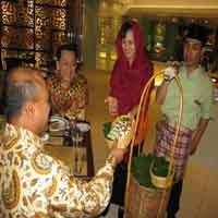 Sajian Menu Berbuka Puasa di Hotel Shangri-La Dipikul