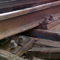 Dekati Arus Mudik, Baut Rel KA Diremajakan