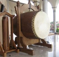 Beduk Kayu yang Tersisih