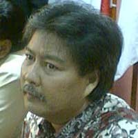 Agus Condro Diganti Gatot Luprijantomo, Teman Satu Kampus