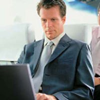 Tolak Matikan Laptop di Pesawat, Pria Dibekuk Polisi