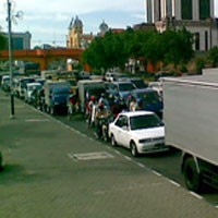 Akhir Pekan, Arus Lalu Lintas di Surabaya Padat