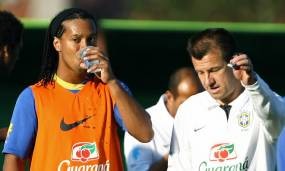 Puji Rival, Presiden Brasil Panen Protes