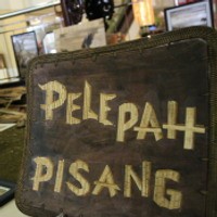 Abah Heri, 21 Tahun Melukis dengan Pelepah Pisang