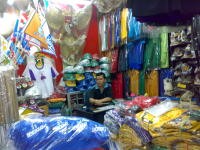 Penjual Atribut Parpol di Pasar Senen Beromset Rp 10 Juta per Hari