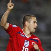 Joe Cole Menangkan Inggris
