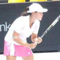 Sandy Dihadang Schiavone