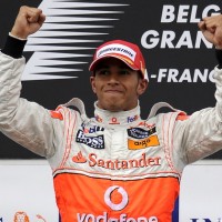 Hamilton: Kimi Mendorongku!