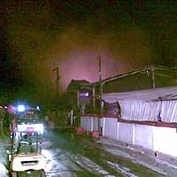 Pemadaman Api di PT LKM Dihadang Kencangnya Angin 