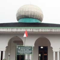 Masjid Nyentrik Jami Maulana Hasanudin