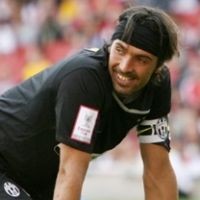 Berapapun Harganya, Buffon Takkan Dijual Juve