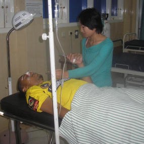 Hidung Robek, Kiper Arema Dirawat di RS